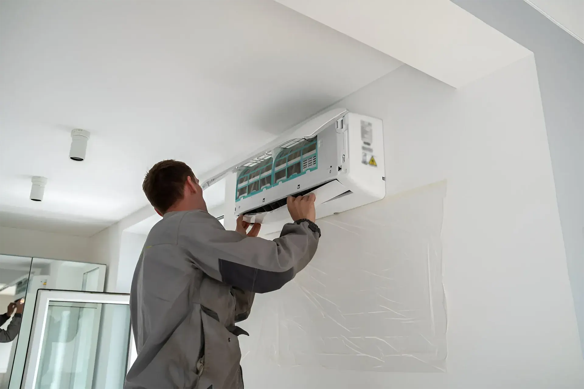 Mini Split air conditioning systems offer an efficient and versatile solution to keep your home cool and comfortable during the hot months. Our Mini Split installation and maintenance service are designed to ensure optimal performance and extended lifespan of your air conditioning system.