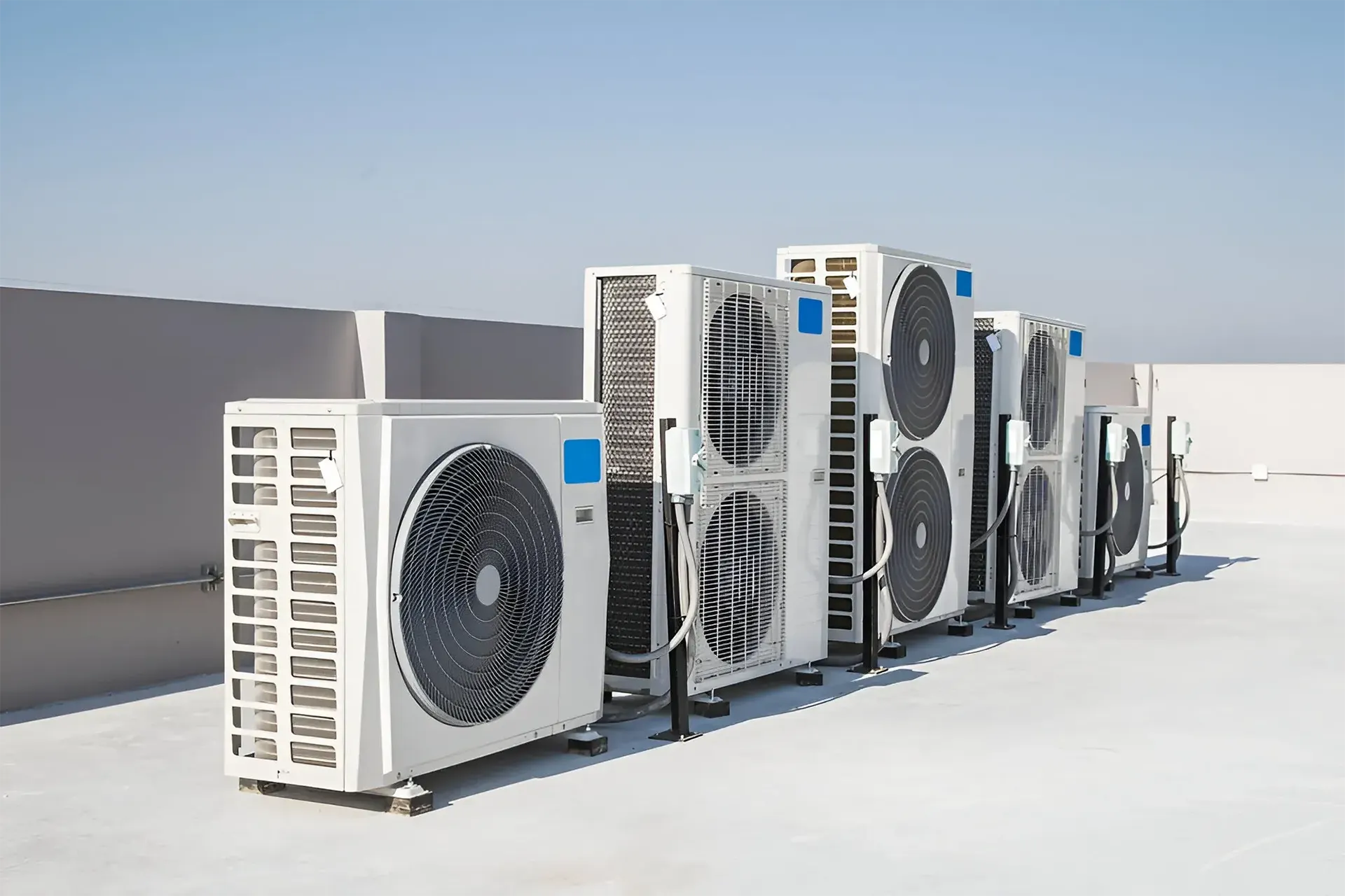Our service for installing compressors, fans, and controllers is essential to ensure the efficient and reliable operation of refrigeration and air conditioning systems. We have a team of highly trained and experienced technicians who can expertly install and configure these components to guarantee optimal performance.
